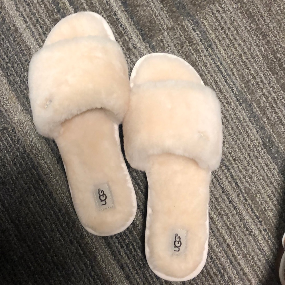 Ugg women’s cozette sheepskin slides size 9